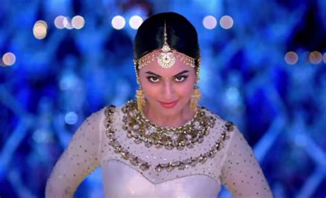 Sonakshi Sinha Wore Lehenga Worth Rs 75 Lakh in 'Tevar'? Bollywood's ...