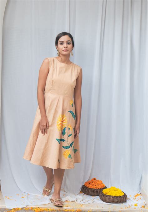 Hand painted sunflower motif – Rimush Innovations Pvt Ltd