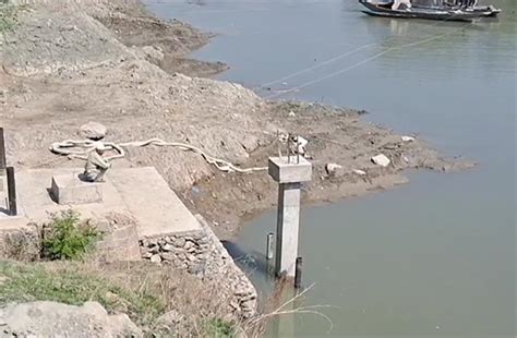 खेतों में खड़ी हजारों कनाल धान को खतरा, किसानों की प्रशासन से अपील ...