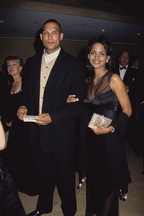 Halle Berry's Ex-Husband Opens Up About Their Relationship 28 Years ...