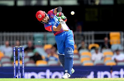"It is looking like a mid-table team" - Aakash Chopra on KKR's chances ...