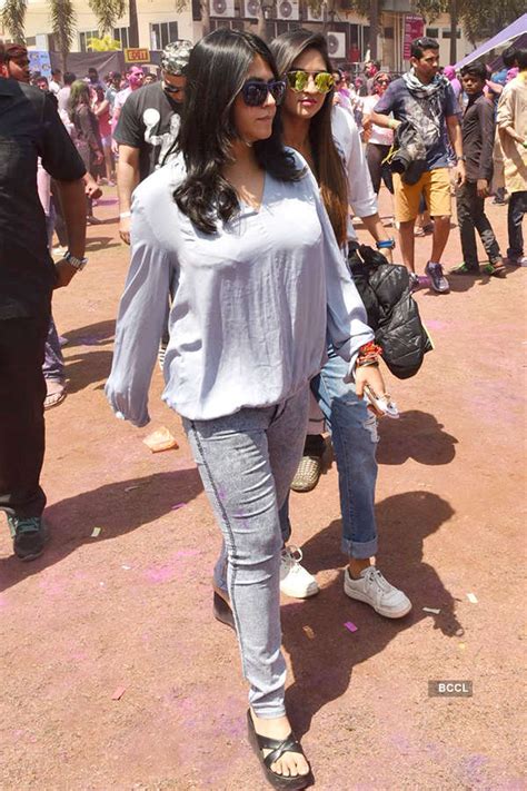 Kashmira Shah and Krishna Abhishek during the Box Cricket League’s Holi ...