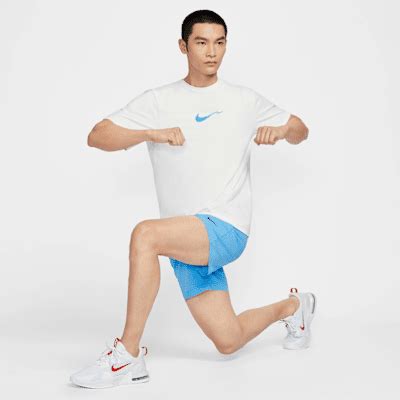 Nike Hyverse Men's Dri-FIT Short-Sleeve Top. Nike IN