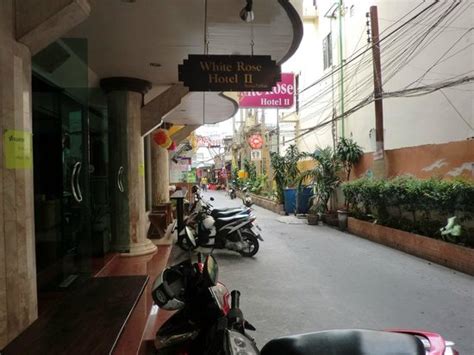 WHITE ROSE HOTEL II (Pattaya) - Lodge Reviews, Photos, Rate Comparison ...