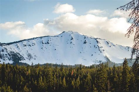 13 Ski Areas & Ski Resorts in Oregon For Winter Fun