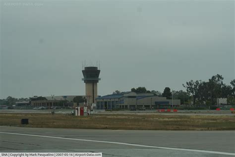 John Wayne Airport-orange County Airport (SNA) Photo