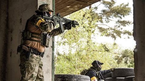 Airsoft in de Ardennen - incl 5000 BB's voor € 75,00 - Ardennen.nl