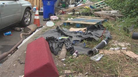 Portland clears more trash, vehicles along NE 33rd Drive | kgw.com