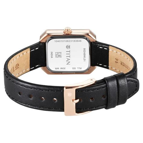 Buy Online Titan Minimalists Quartz Analog with Date Silver Dial Black ...
