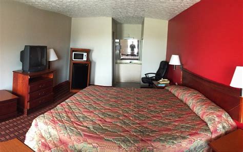 RODEWAY INN (Dickson) - Hotel Reviews, Photos, Rate Comparison ...