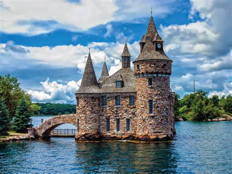 Power House of the Boldt Castle on Ontario Lake, Canada - Go Next