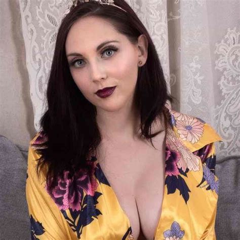 Cameo - Nickey Huntsman