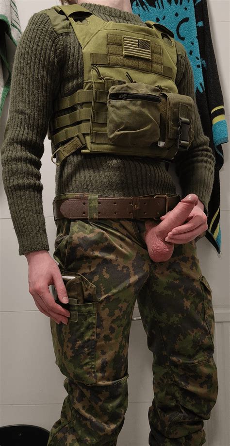 Army twink at your service😈🍆 : r/UniformedMen