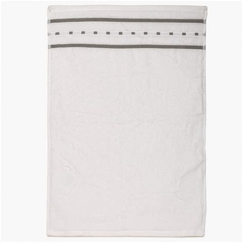 Buy Essence Hand Towel from Home Centre at just INR 190.0