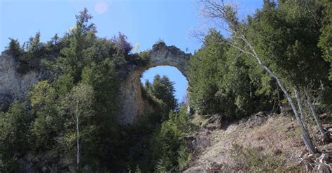 Man falls to death from Mackinac Island rock formation