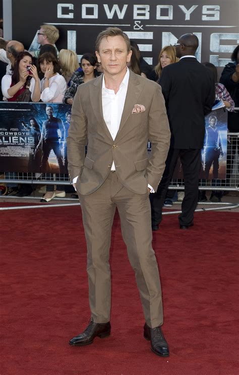 Daniel Craig Height: How Tall is The English Actor? - Hood MWR