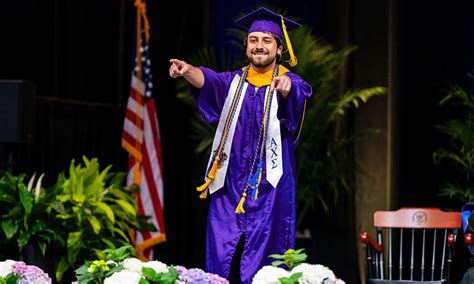 PHOTOS: JMU celebrates 2025 spring graduates - JMU