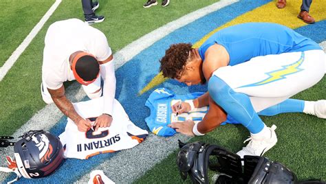 Oronde Gadsden stuns NFL as record-setting rookie tight end for Chargers