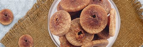 Amazing Dried Fig Benefits for Gorgeous Skin & Hair