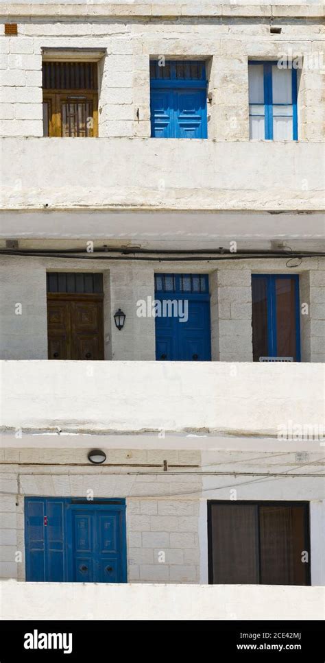 Simple Building Design 的图像结果