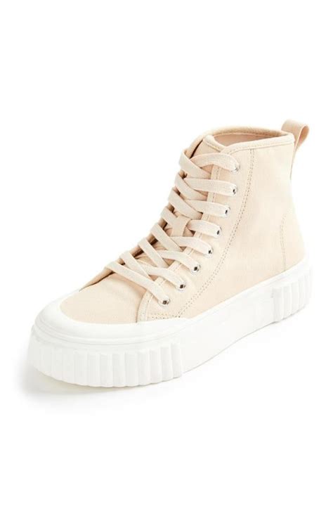 Sandalias, zapatos o deportivas, Primark tiene las propuestas más ...