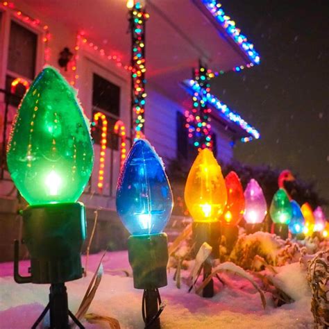 Best Outdoor Christmas Lights 2020 | Family Handyman