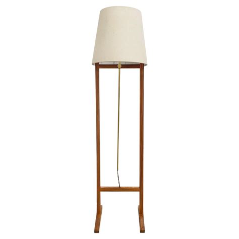 20th Century American Pair of Walnut Floor Lamps by Frank Lloyd Wright ...