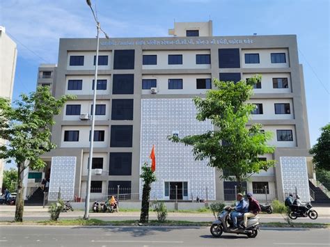 Threats made in video call in the name of Mumbai Police and CBI | ઠગ ...