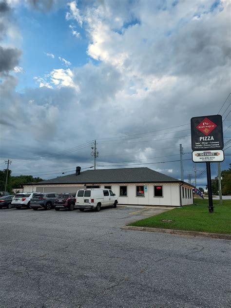 Former Pizza Hut in Arden, NC - now Pi Squared Pizza : r/FormerPizzaHuts