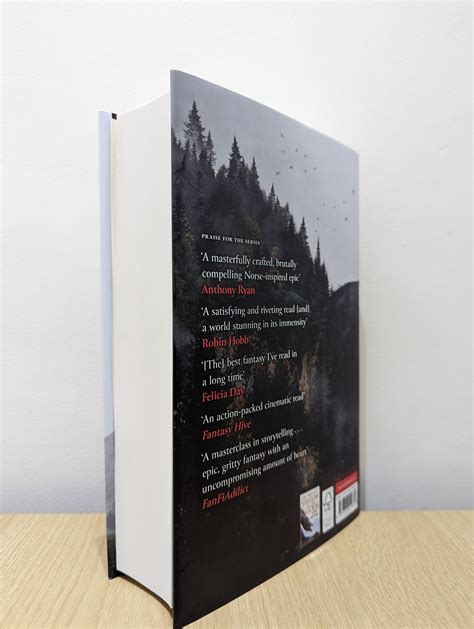 The Hunger of the Gods (The Bloodsworn Saga Book 2) (Signed First ...