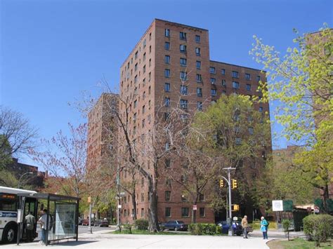 Metropolitan Oval, Parkchester, The Bronx