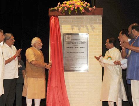 PM lays foundation stone of New Mandovi Bridge in Goa