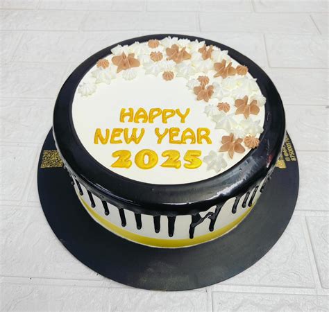 Drip Bloom Happy New Year 2026 Cake – Bento Cakes Noida