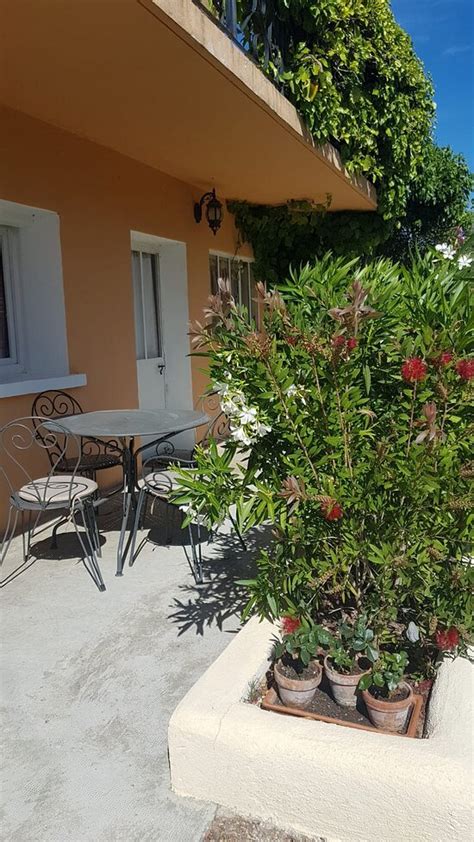 LA MAISON VERTE (Tulette) - Lodging Reviews, Photos, Rate Comparison ...