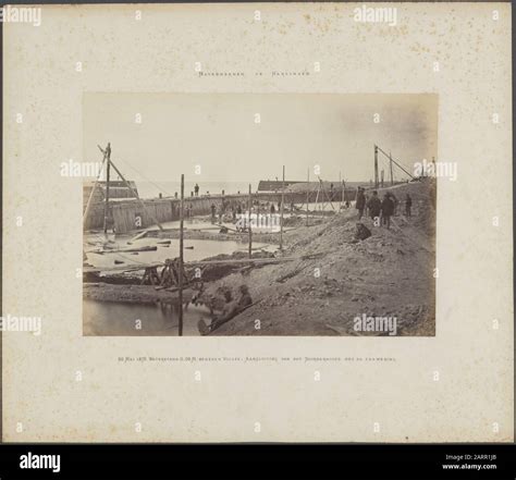 Harlingen Water level 0,05 M below sea. Connection of the Noorderhoofd ...