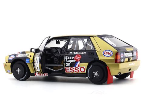 1992 Lancia Delta HF Integrale 1:18 Solido diecast scale model car ...