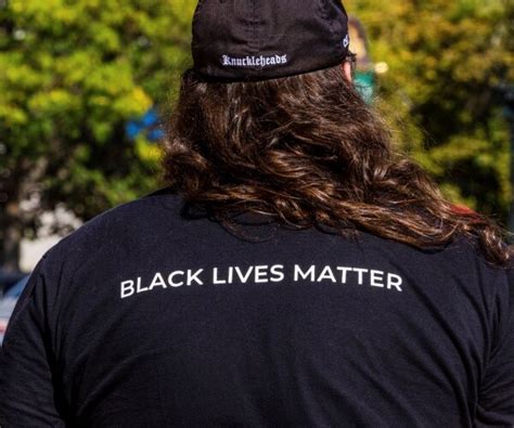 Memphis Poll Worker Fired for Turning Away Voters With BLM T-Shirt ...
