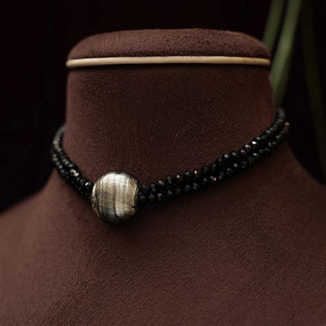 Shop Minimal Necklace for Women Online Starting @ ₹1,650