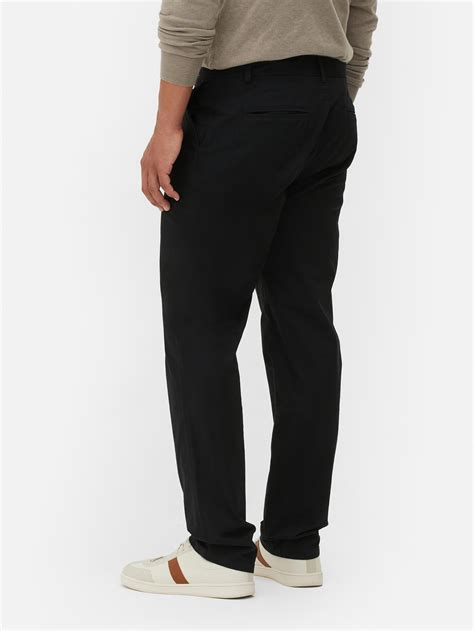 Men's Black Straight Leg Stretch Chinos | Primark