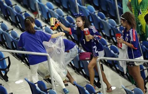 世界杯上日本球迷捡垃圾获赞！全世界都感叹日本人素质高... - 知乎