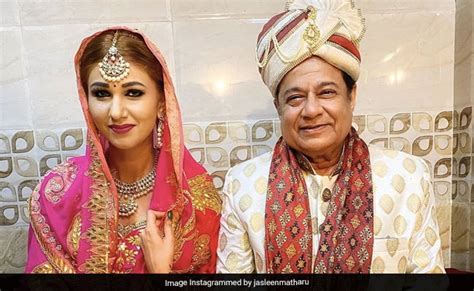 अनूप जलोटा ने पहना सेहरा तो जसलीन मथारू दुल्हन के गेटअप में आईं नजर ...