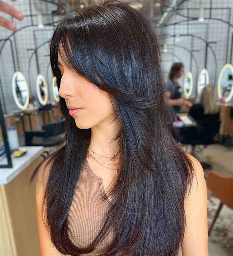 30 Modern Feather Cut Hair Ideas Women Are Getting