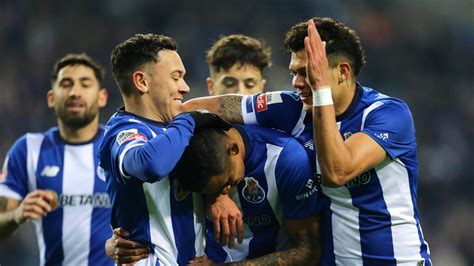 El Oporto disfruta a costa del Moreirense - AS.com