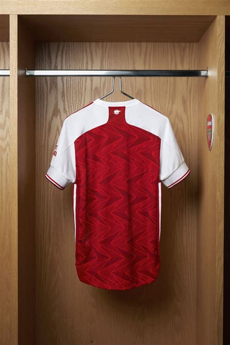 Arsenal stars unveil 2020-21 home kit with Aubameyang, Lacazette and ...