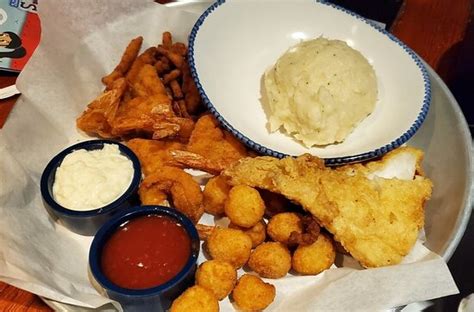 RED LOBSTER, Toronto - Scarborough On 3252 Sheppard Ave E - Restaurant ...