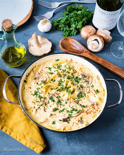 Easy Chicken Lasagna Recipe, with white sauce and mushrooms