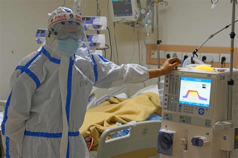 Noida Man Dies After Battling COVID-19 For 21 Days, Family Gets Rs 14 ...