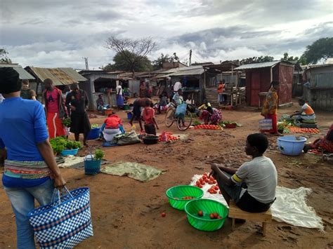 Two Different Local Market 的图像结果
