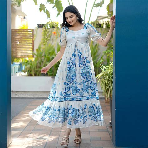 Diwali Dresses for Women - Festive & Modern Outfits 2025