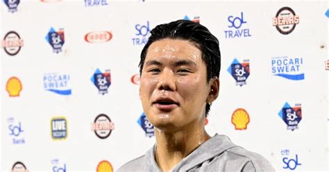 [포토] 데뷔 첫 승 김윤하, 시원한 물세례 받았어요